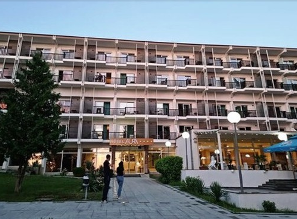 Хотел Аура 1